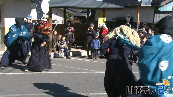 中曽根の獅子舞　地域の安泰願う