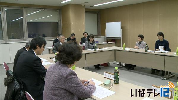 保育園の芝生化や廃園施設の跡利用計画示す