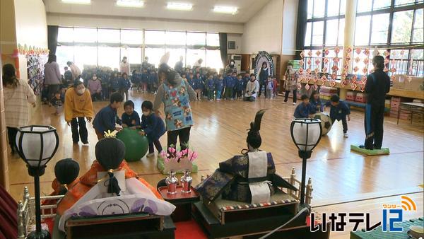 南箕輪村中部保育園でひな祭り