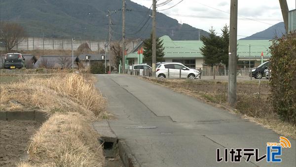 箕輪町　沢保育園西の町道　新園舎完成後に拡幅