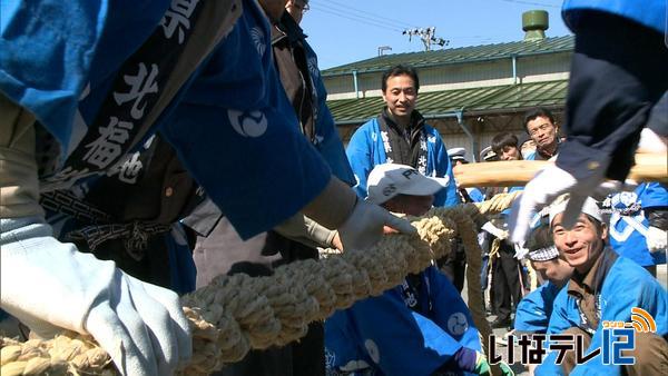 富県北福地　御柱祭に向けて曳き綱づくり