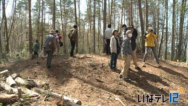 老松場古墳群で有識者による検証会