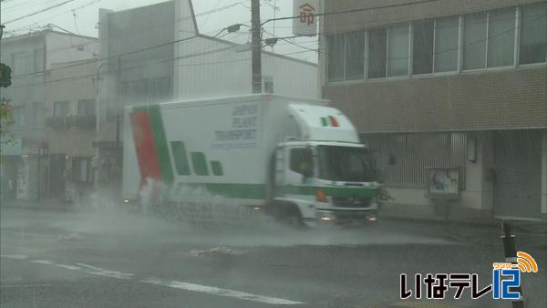 伊那地域で１時間に２６ミリの強い雨　停電も