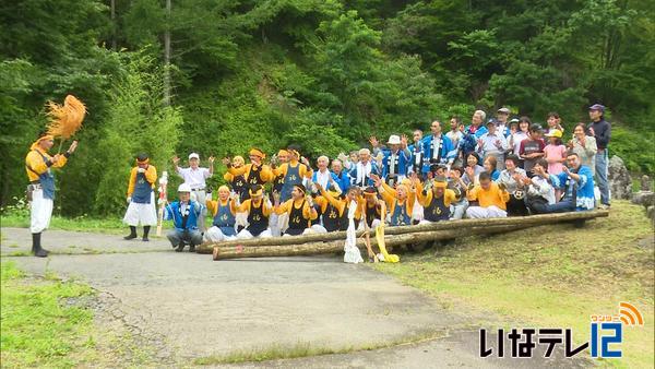 上社の小宮御柱のメドデコ 板山が寄進