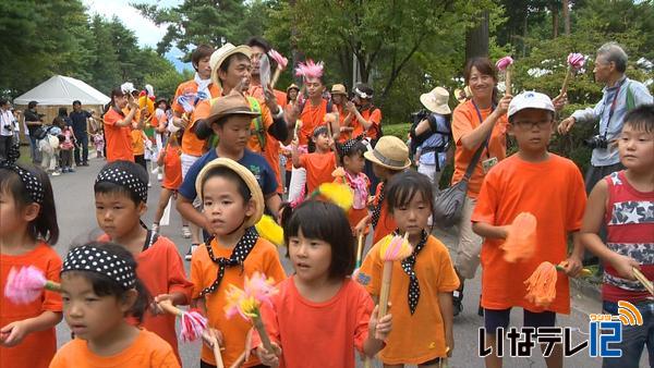 大芝高原まつり　踊り・たらいレース・花火　賑わう