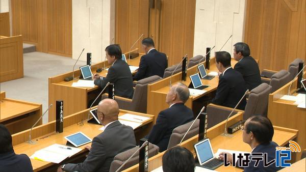 伊那市議会タブレット導入