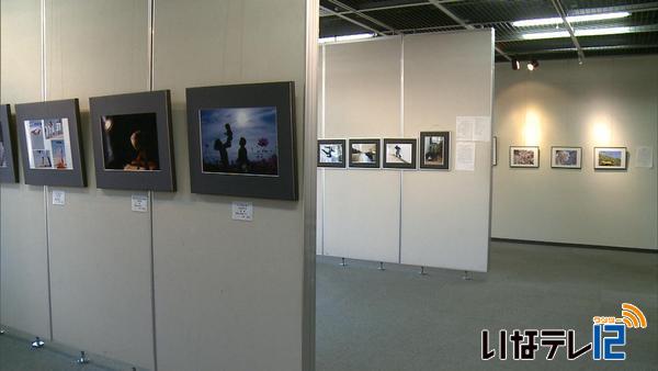 高校生の写真並ぶ　第６回合同写真展