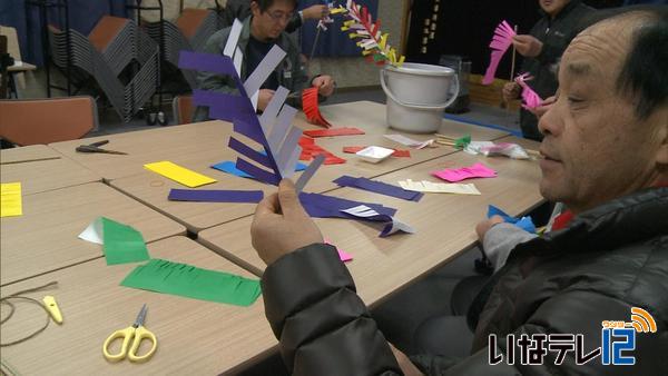 上戸　大文字(でえもんじ)に向け花飾りづくり