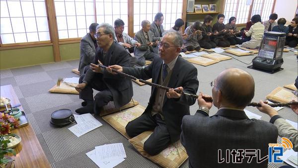 高遠町引持で伝統の大数珠回し