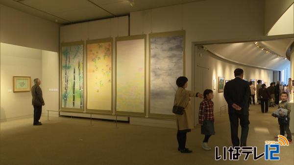 片岡鶴太郎さん絵画展 「信濃の四季」スタート