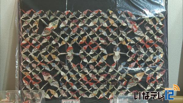 １枚の和紙からつくる連鶴作品展