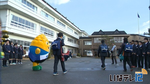 南箕輪中学校であいさつ運動