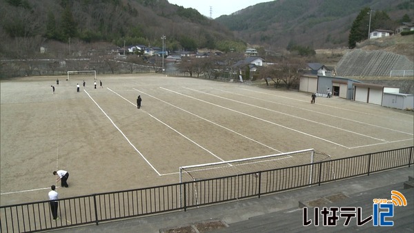 高遠中学校の生徒　観桜期に向けて準備