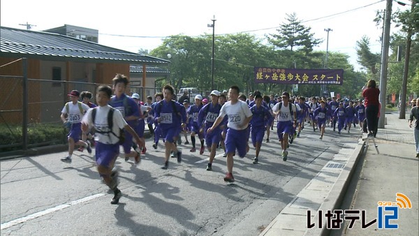 南箕輪中学校の伝統行事　経ヶ岳強歩大会