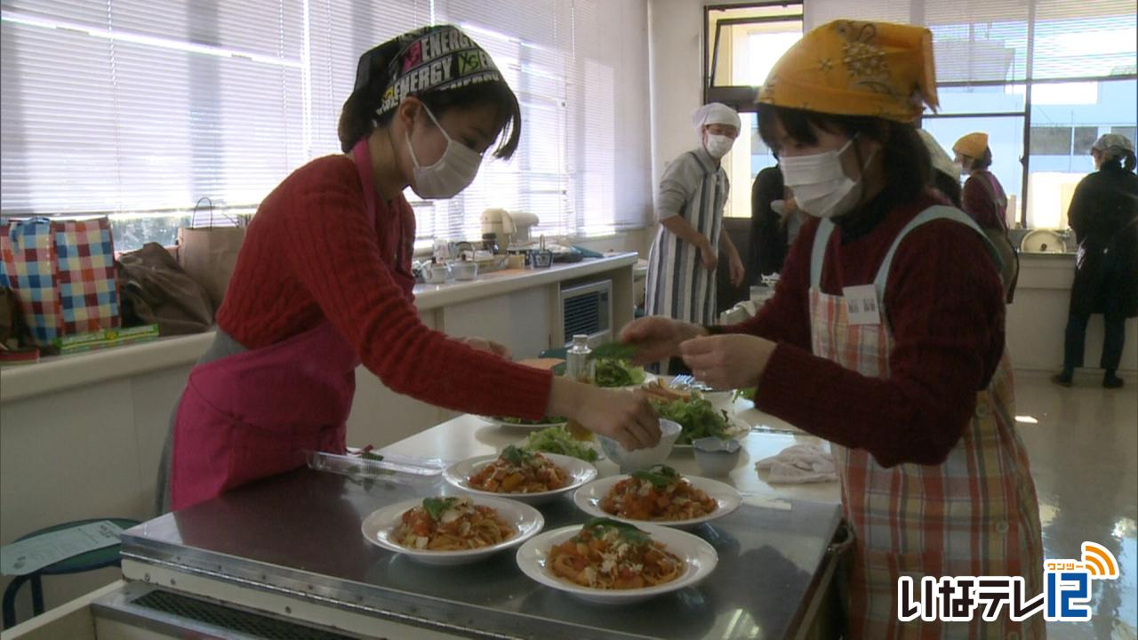 箕輪町で若者対象の料理教室