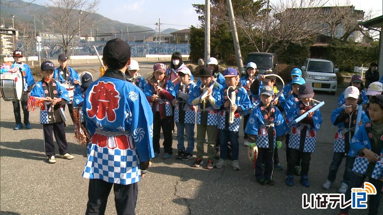 八乙女で鼓笛隊パレード