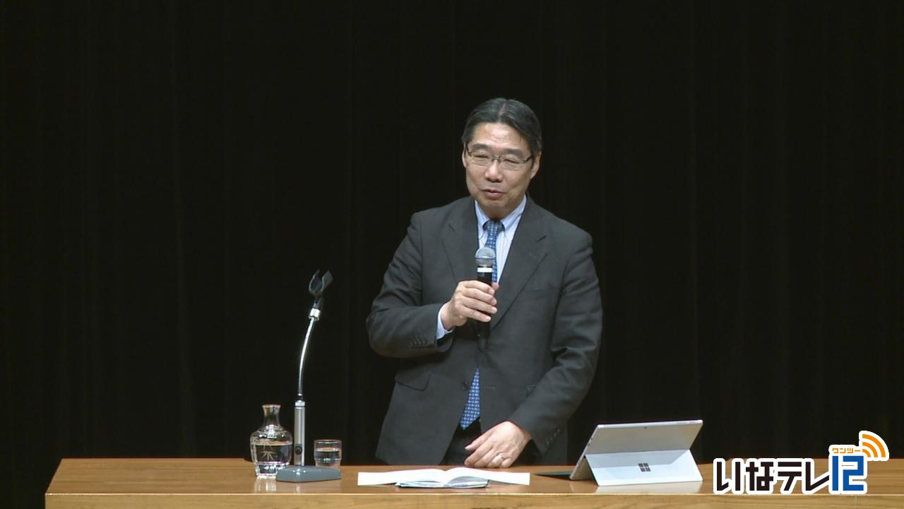 前川さん　憲法改正について講演