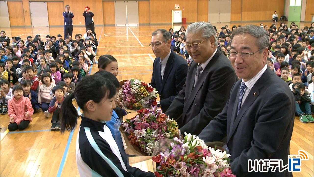 伊那市内の小学校で花育学習