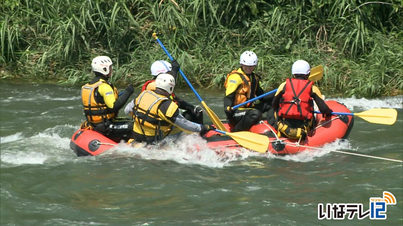 天竜川で水難救助訓練