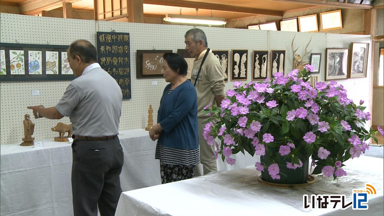 下川手の住民が趣味の作品展