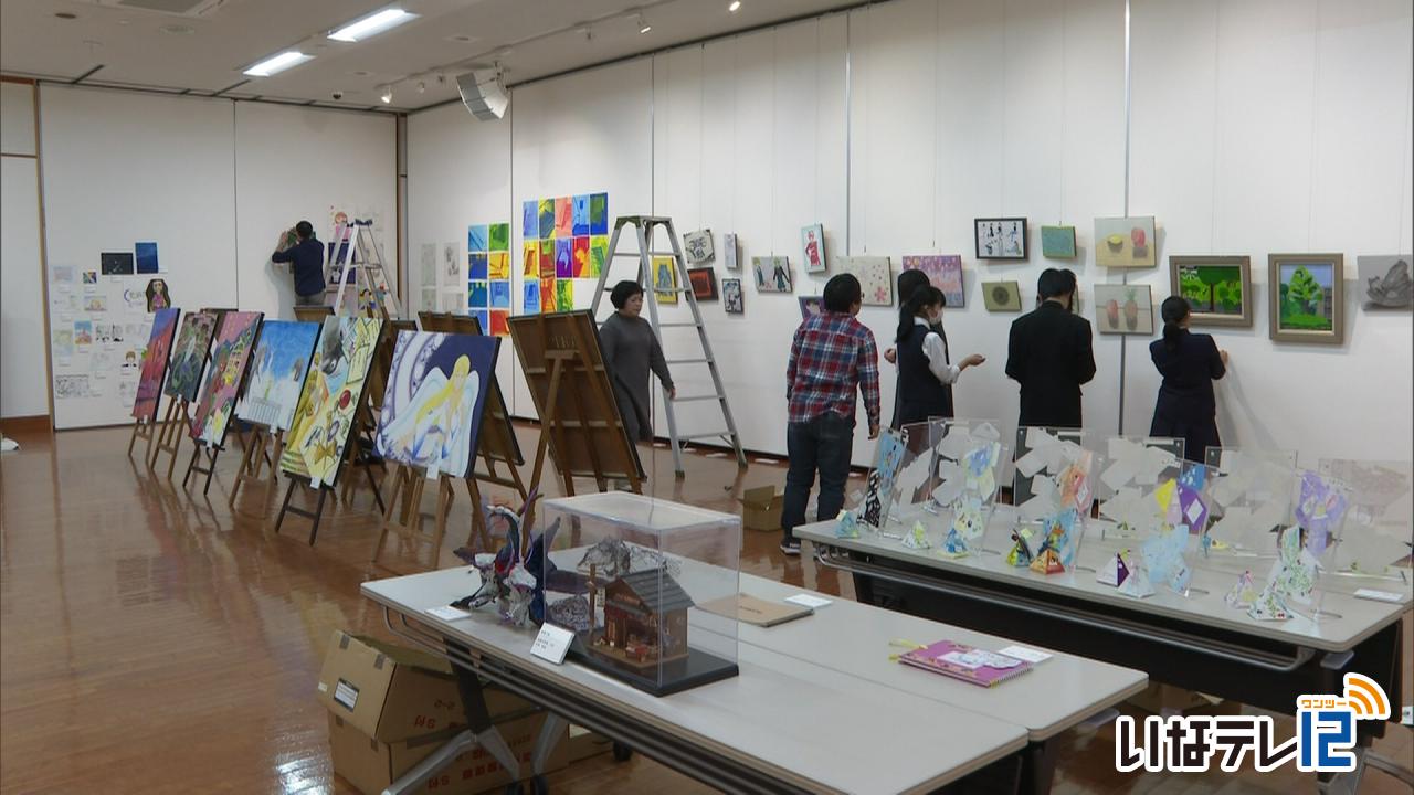 上伊那の５中学校合同の美術作品展