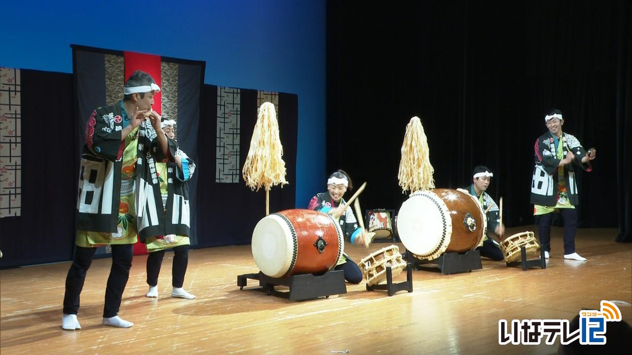 伝統文化公演　各地の踊りを披露