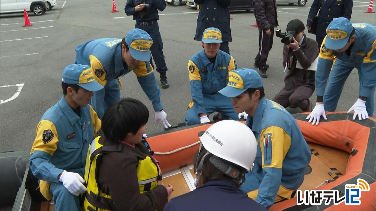 天竜川氾濫を想定　避難誘導訓練