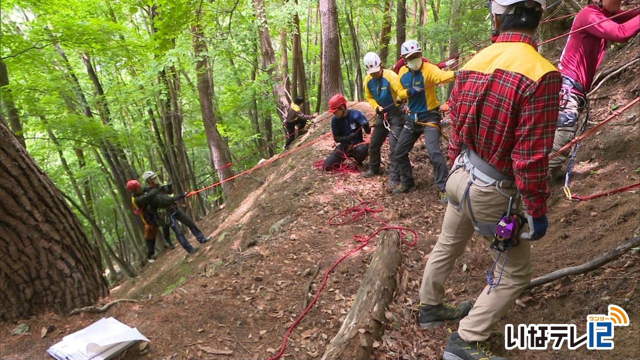 南ア北部地区山岳遭難防止対策協会が救助訓練