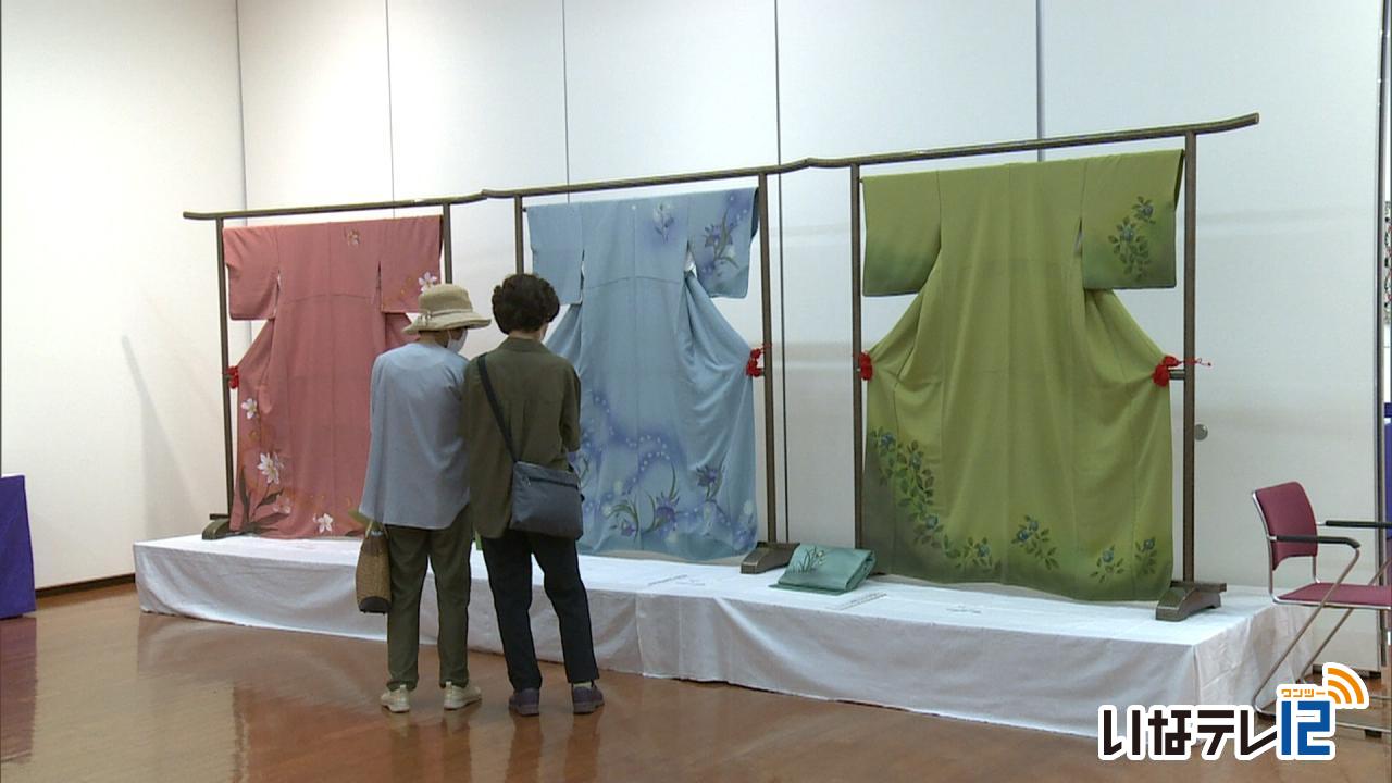 長野県工芸美術展　１１２作品展示