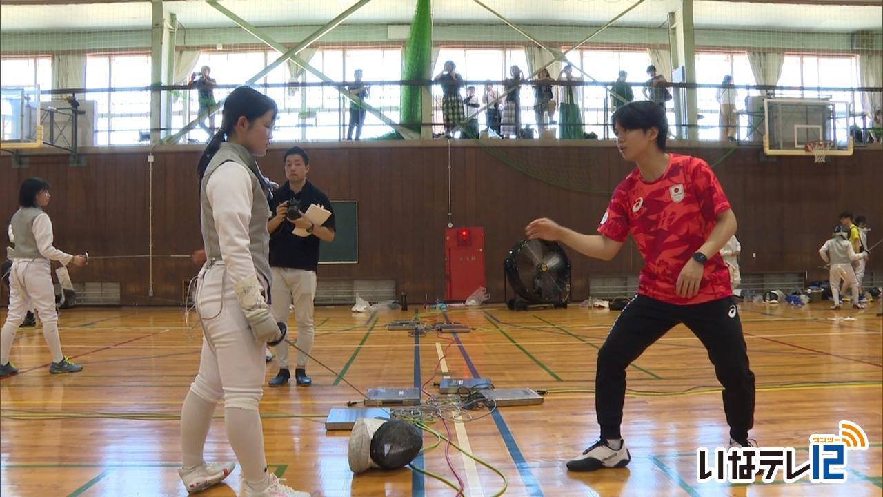 パリ五輪「金」飯村選手が小中学生指導