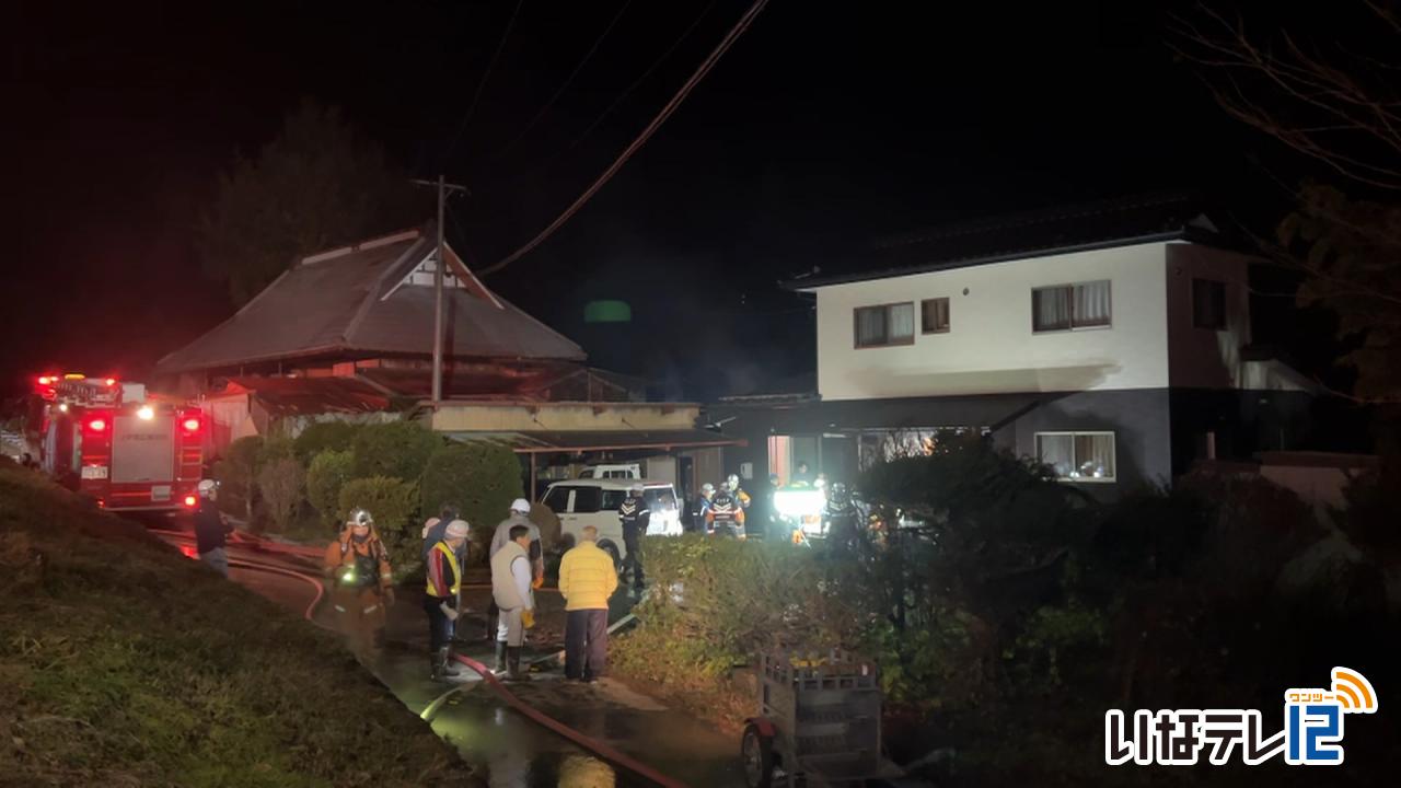 伊那市高遠町で倉庫焼く火事