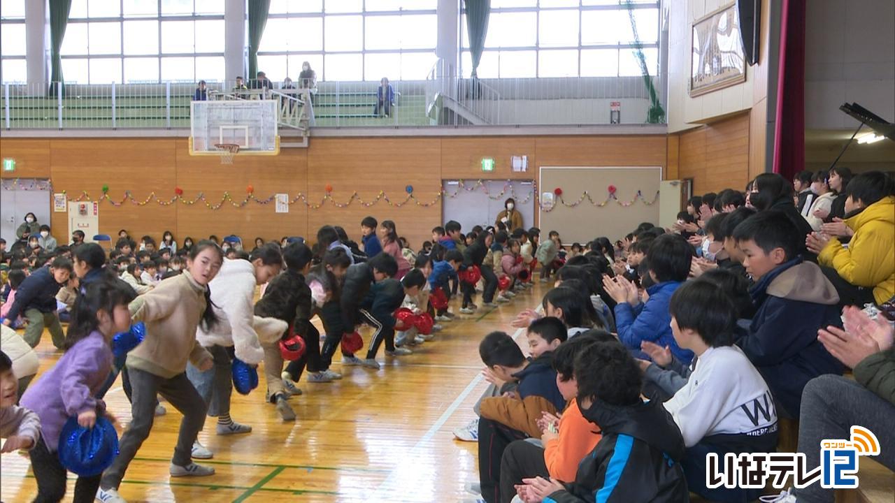 箕輪中部小学校　6年生を送る会