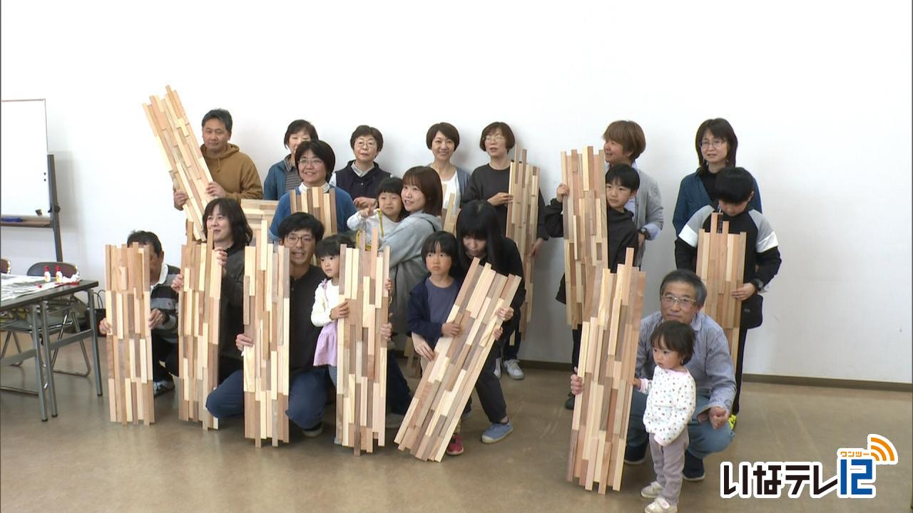 高遠町総合支所新庁舎 窓口カウンターの装飾 市民が制作