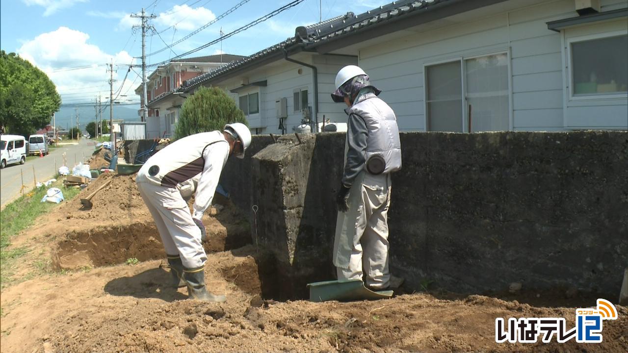 旧陸軍伊那飛行場 格納庫跡地で発掘調査