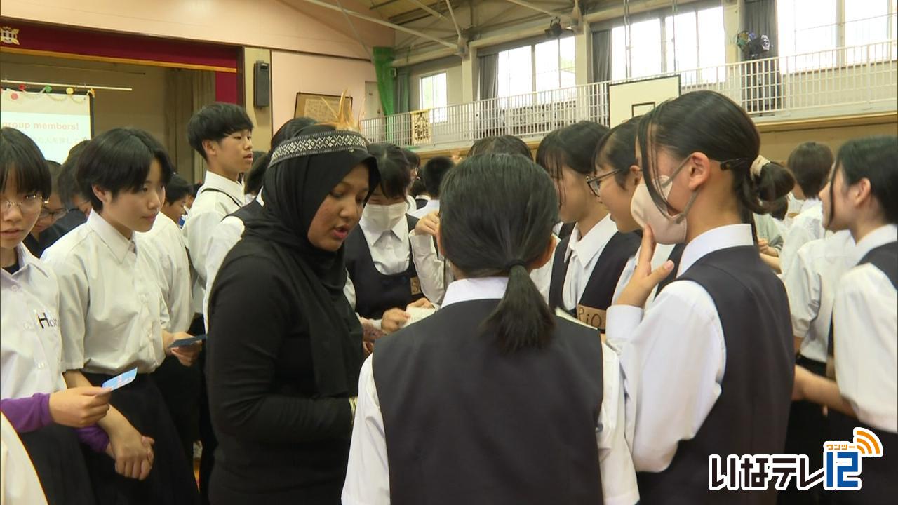 高遠中・長谷中 インドネシアの学生と交流