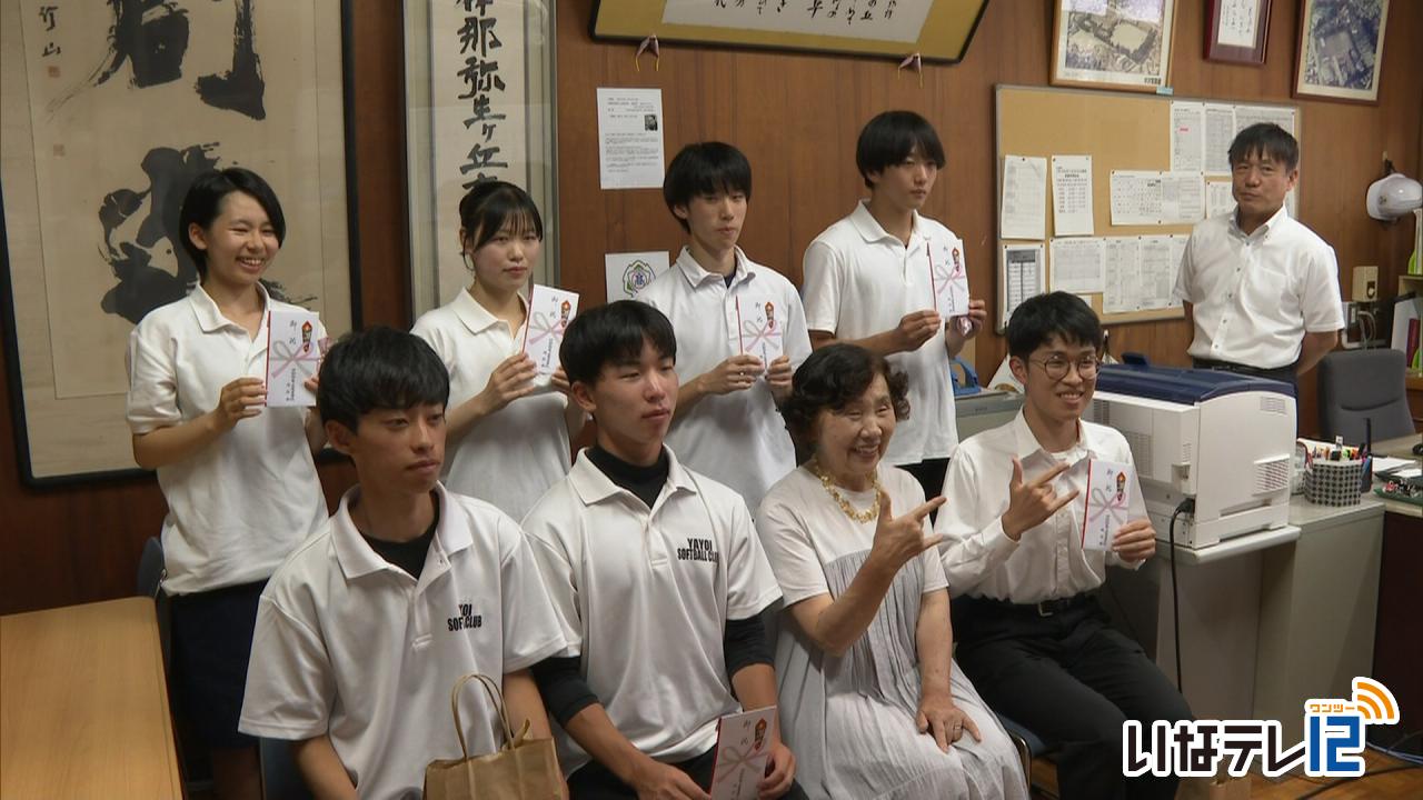 弥生　全国大会出場生徒を激励