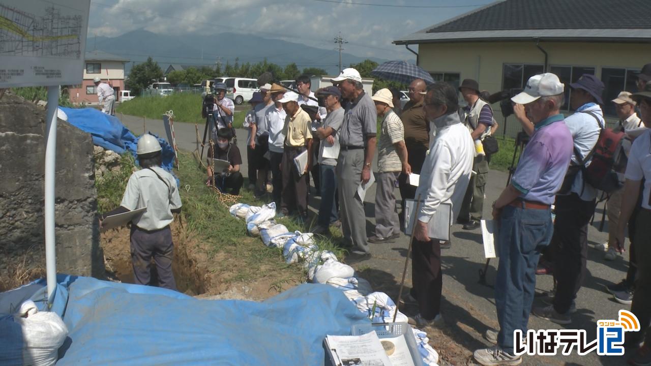 伊那飛行場格納庫跡地の発掘調査　現地説明会