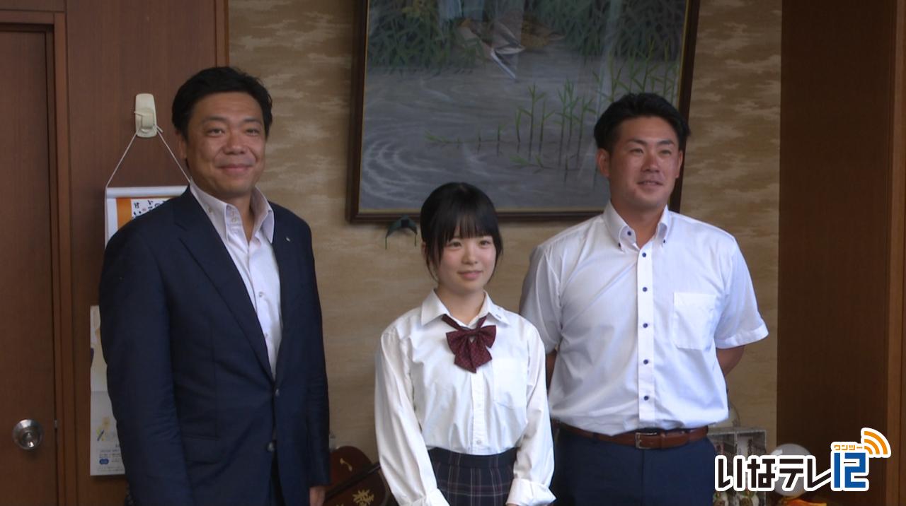 上伊那農業３年田畑カンナさん　大阪万博で菌床を飼料にする研究のビジネスモデルを発表