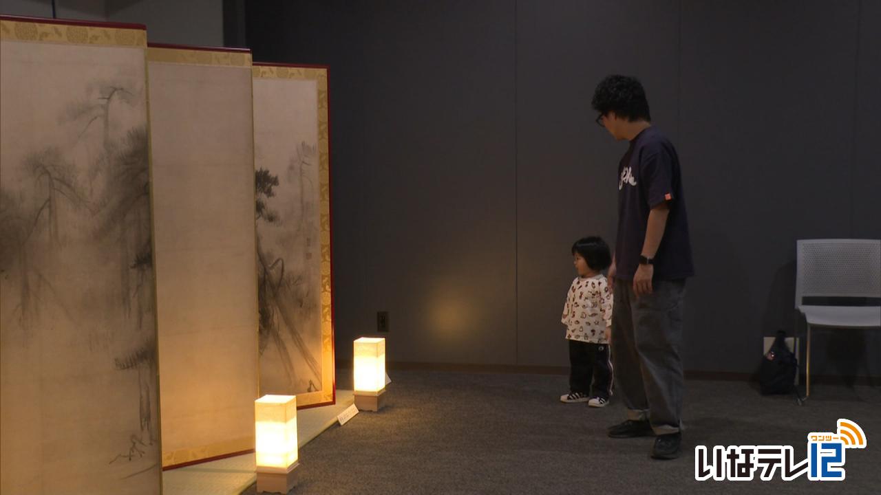 国宝「松林図屏風」高精緻レプリカ展示