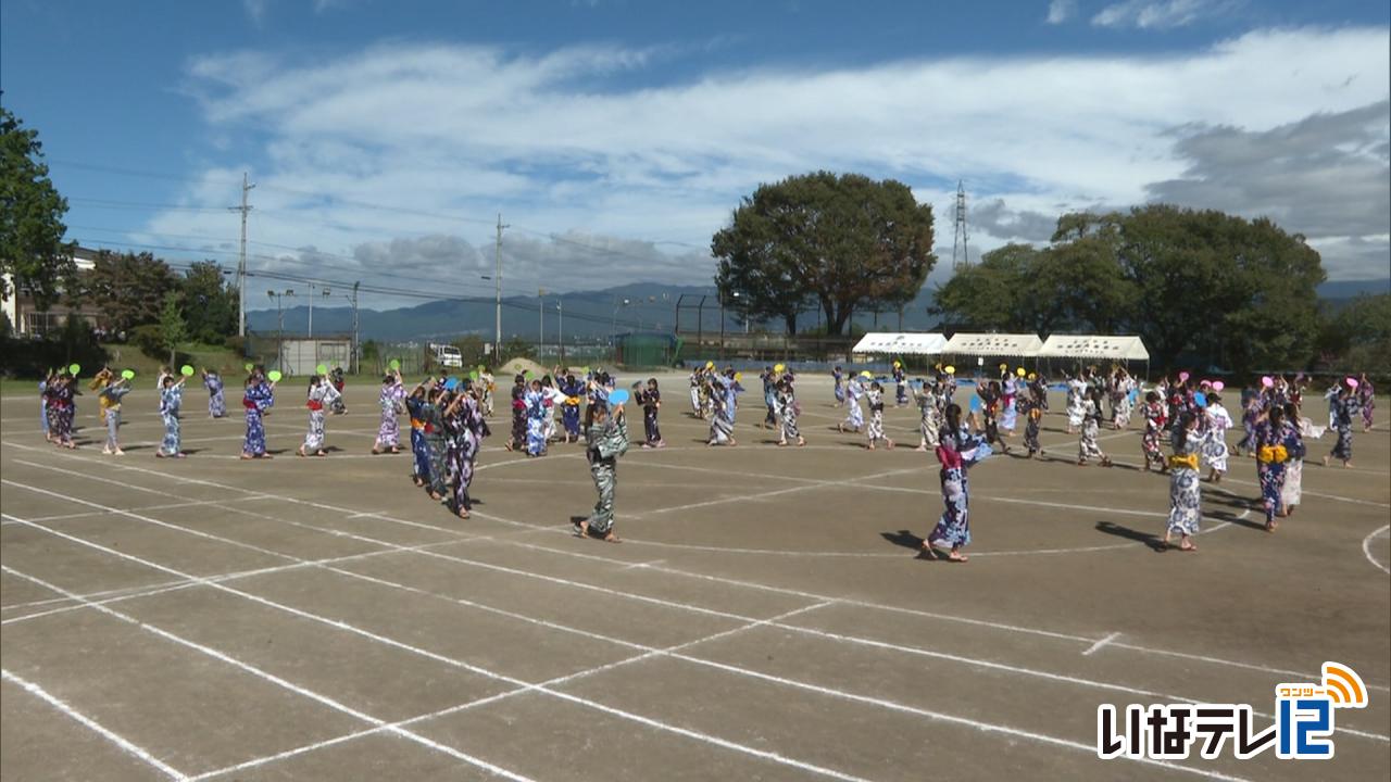 伊那西高スポフェス 浴衣姿で民謡踊り