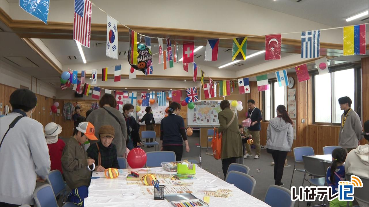 「ふれあい広場」でふれあい～な万博