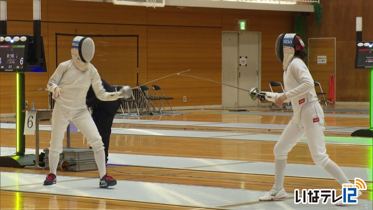 箕輪町でフェンシング全国大会