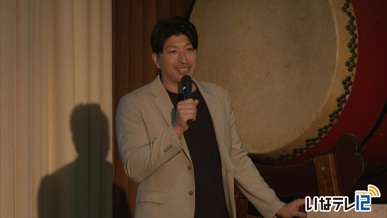 日ハム元投手 新垣さんが上農で講演