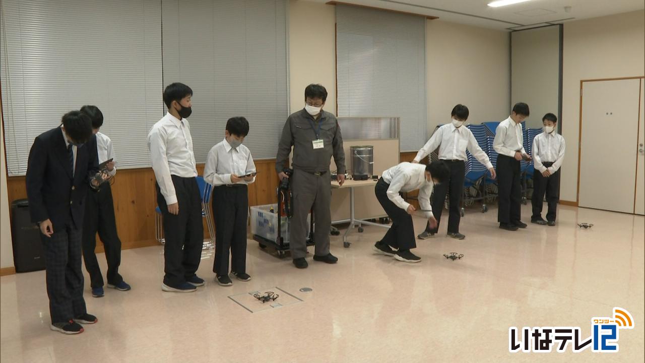 南箕輪中学校生徒 プログラミング学ぶ