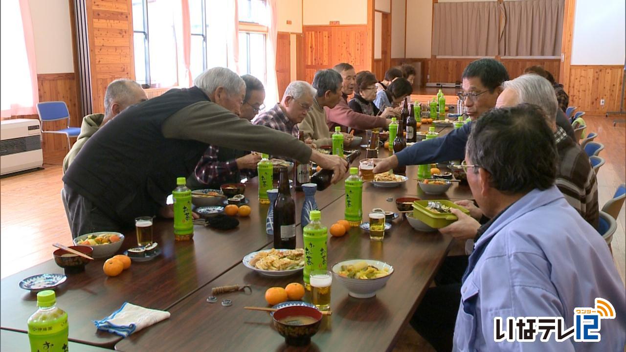 下小沢あかりの会がほうとう鍋楽しむ