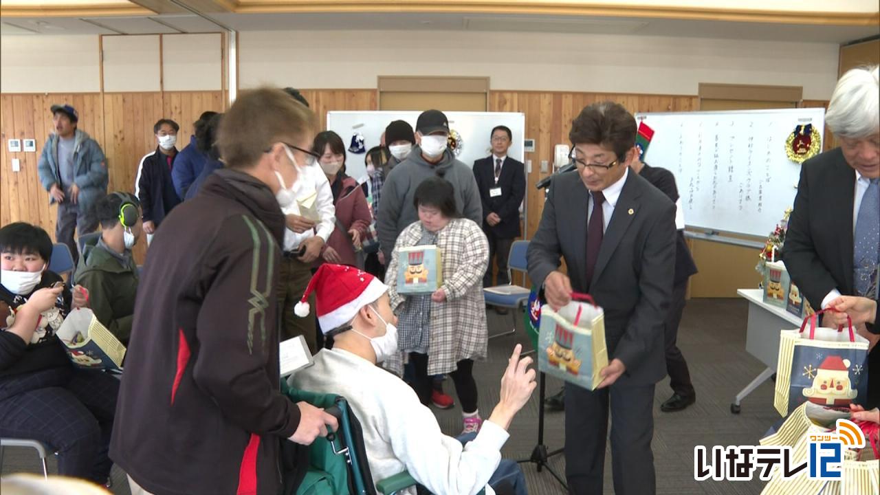 伊那LC　利用者にXmasプレゼント