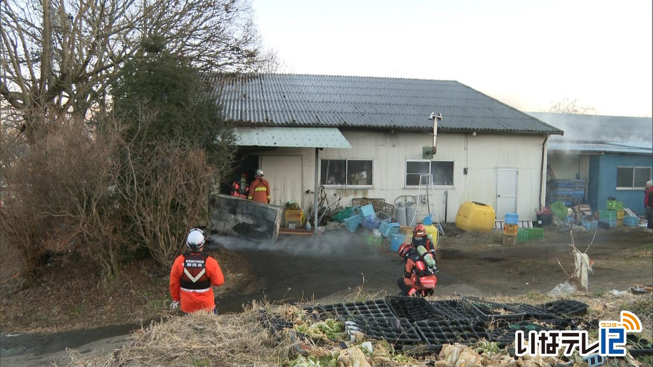 南箕輪村沢尻　えのき工場で建物火災