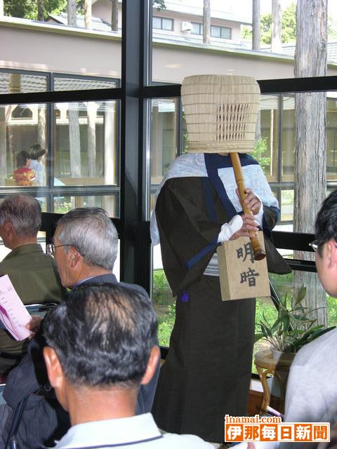 「現代の虚無僧たち」<br>竹竹の会が大芝の湯でコンサート