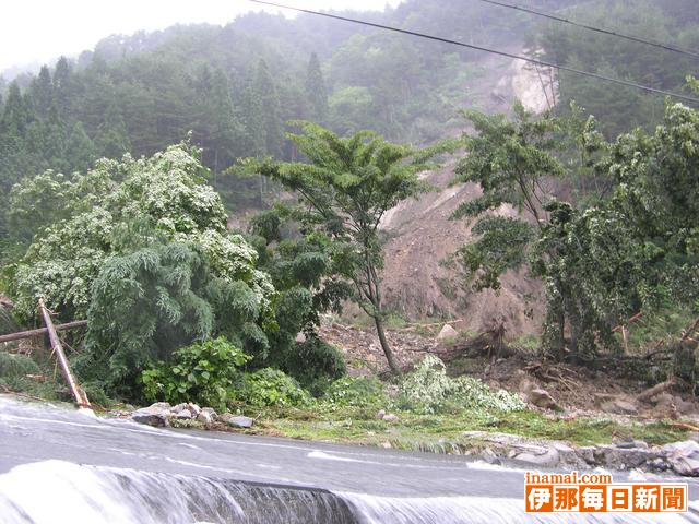 続く豪雨被害、宮田村で山林崩落