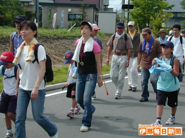 高遠町を目的地とした歩け歩け運動、長谷村で開催